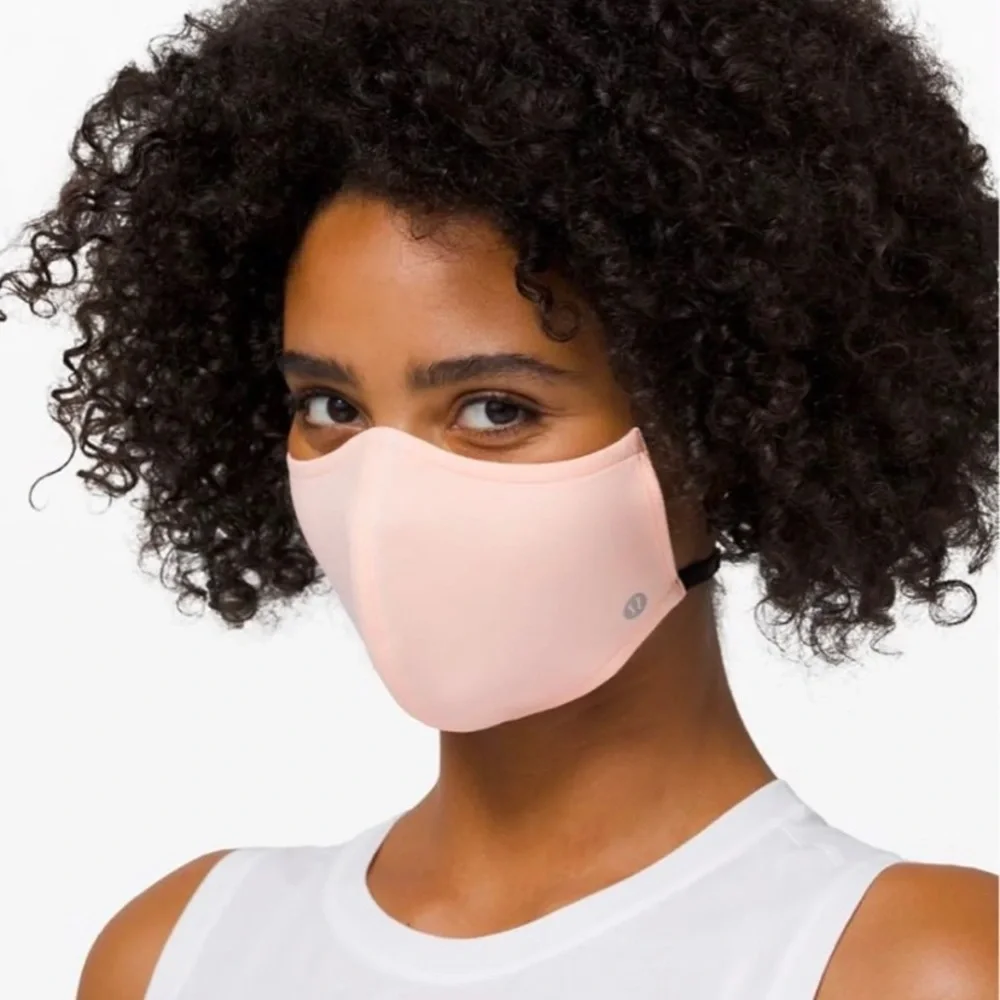 NWT Lululemon Face Mask